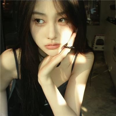 蒙面纱的男子